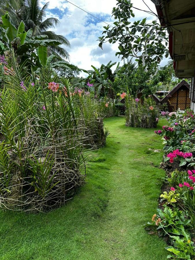 LHOYJEAN Garden Hostel Batuan Buitenkant foto