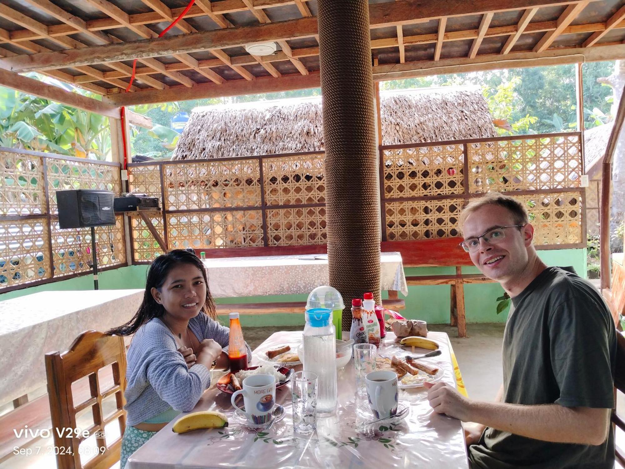 LHOYJEAN Garden Hostel Batuan Buitenkant foto