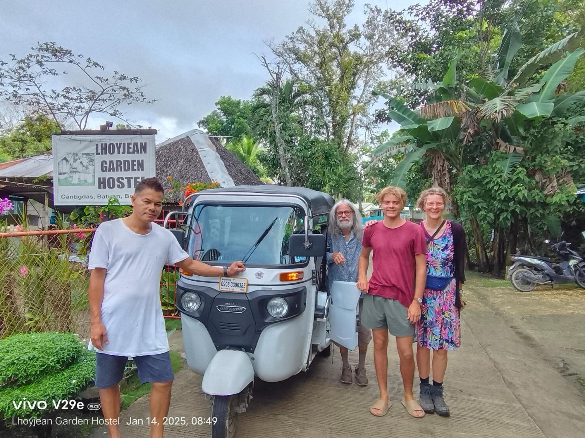 LHOYJEAN Garden Hostel Batuan Buitenkant foto